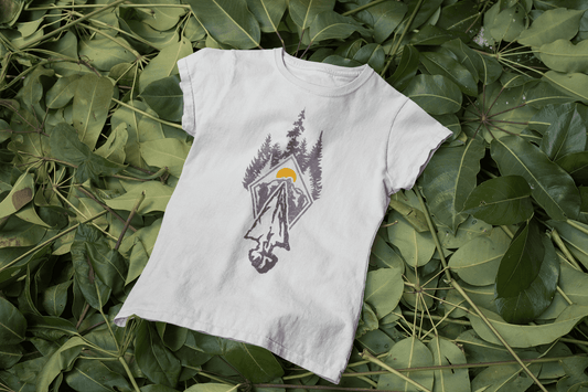 Mountain Arrowhead Women's Fitted Eco-Friendly Tee